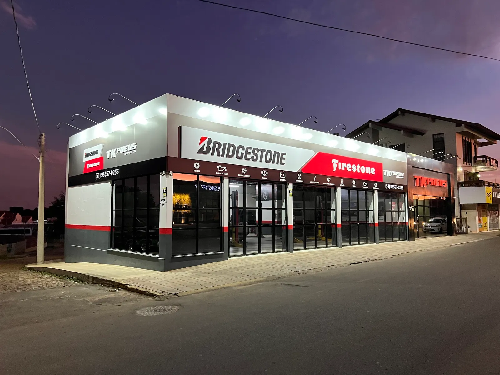 TK Pneus Taquari, Fachada
